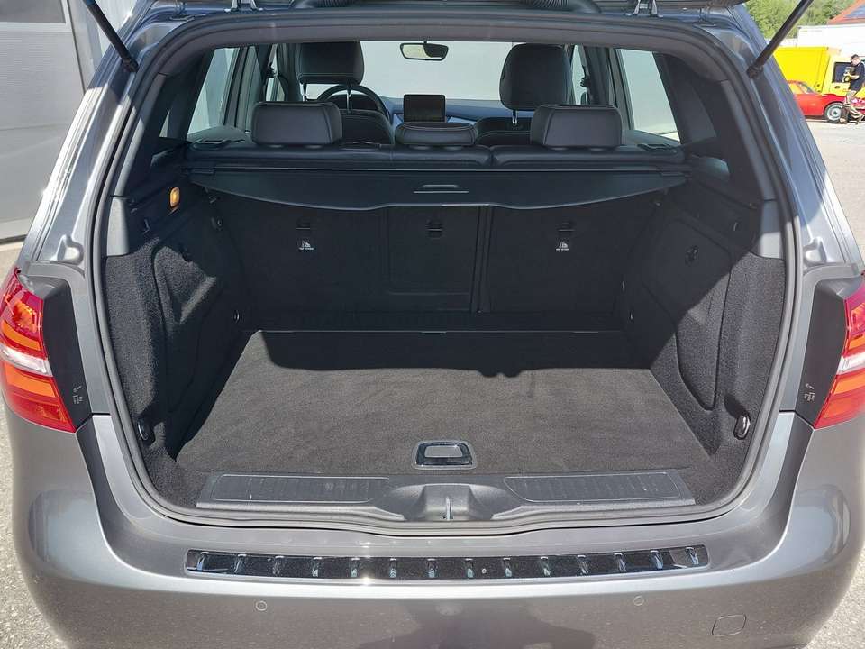 Mercedes-Benz B 180 - Imagem 7