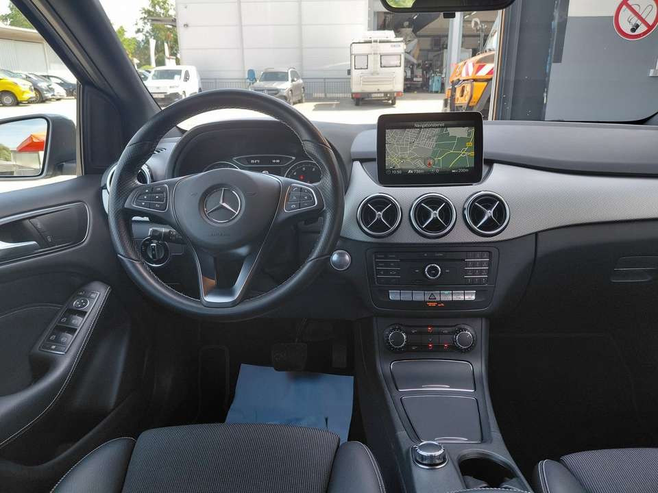Mercedes-Benz B 180 - Imagem 10