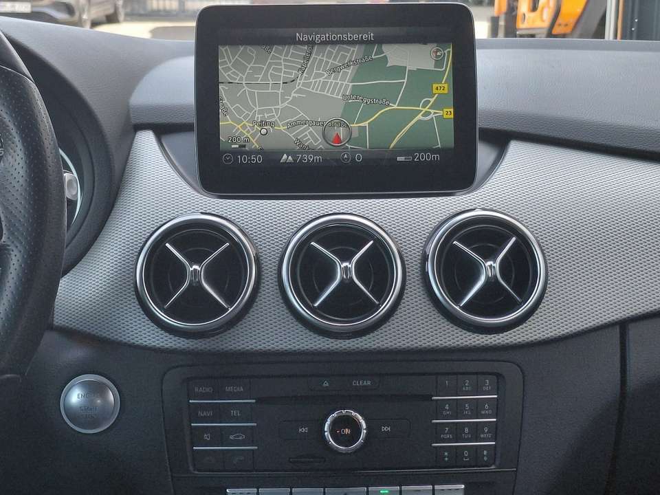 Mercedes-Benz B 180 - Imagem 11
