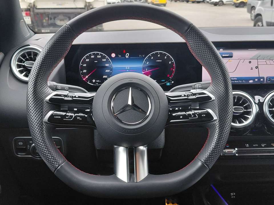 Mercedes-Benz GLA 220 - Imagem 11