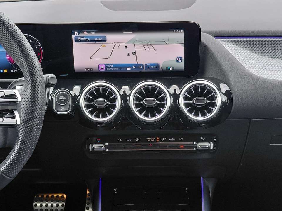 Mercedes-Benz GLA 220 - Imagem 13
