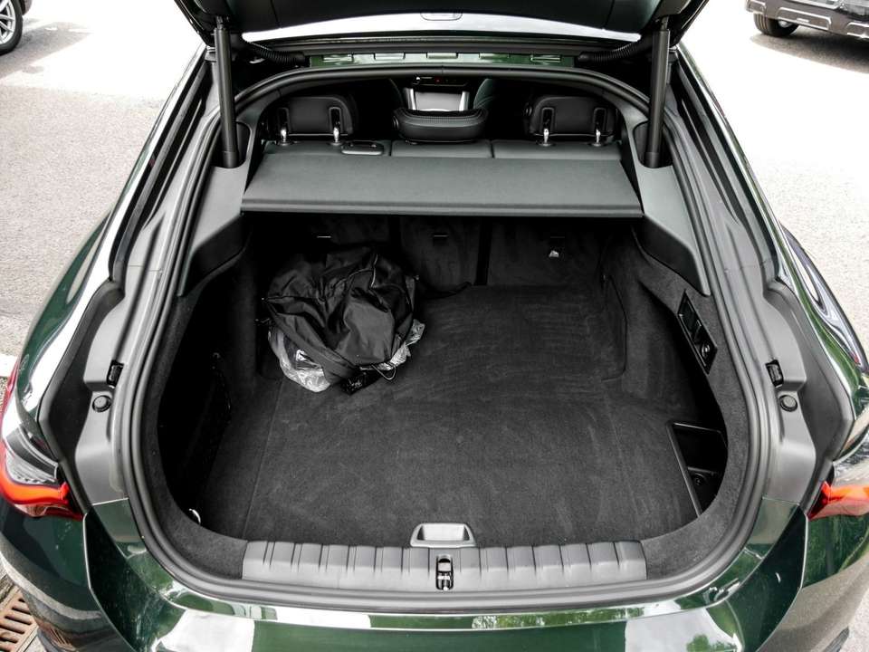 BMW i4 - Imagem 15