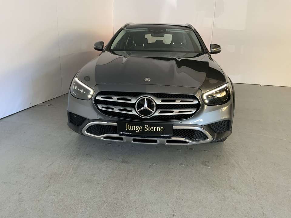 Mercedes-Benz E 220 - Imagem 2