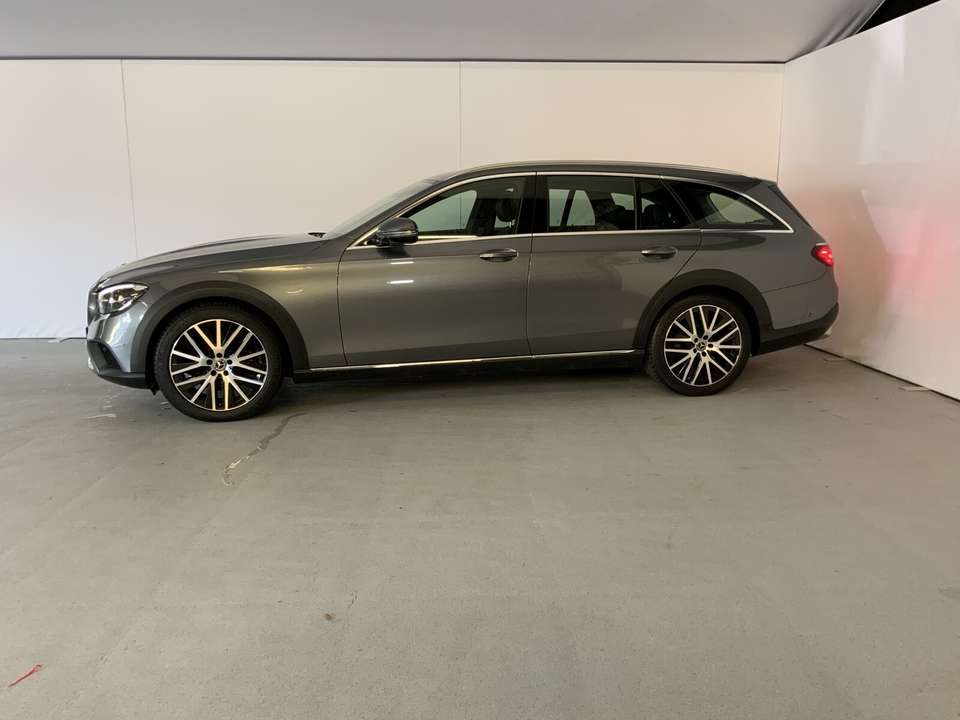 Mercedes-Benz E 220 - Imagem 3