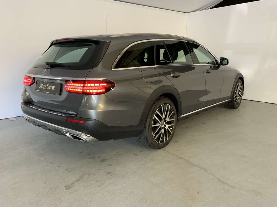 Mercedes-Benz E 220 - Imagem 5