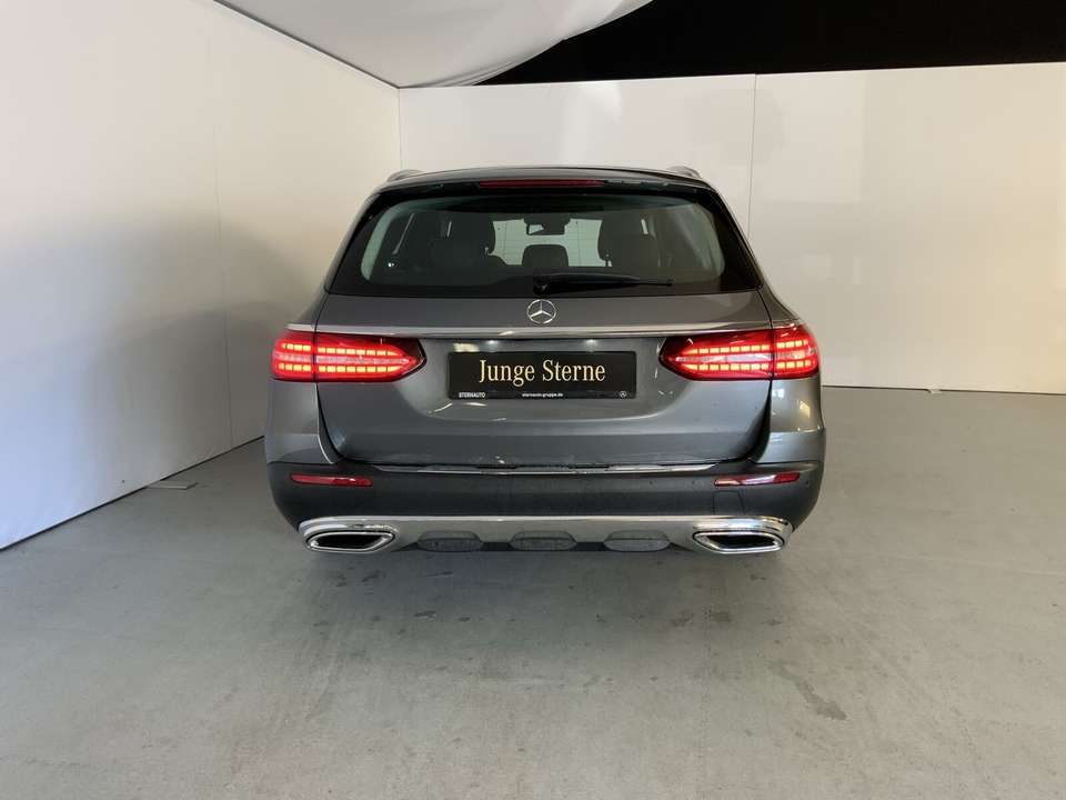 Mercedes-Benz E 220 - Imagem 6