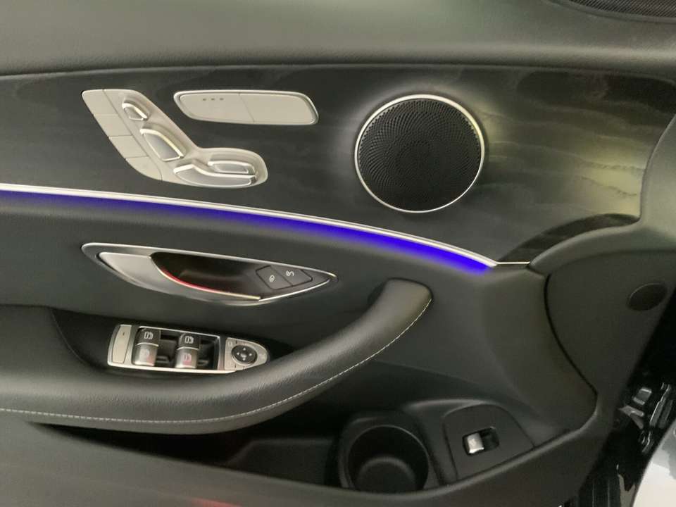 Mercedes-Benz E 220 - Imagem 12