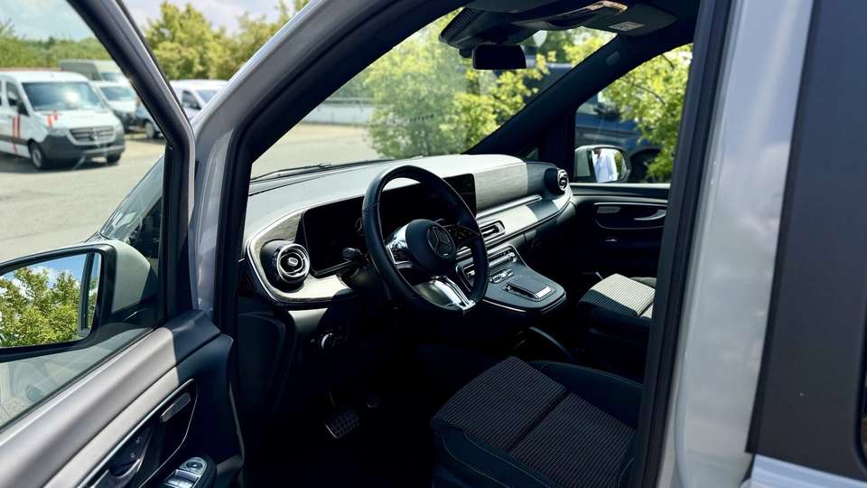 Mercedes-Benz V 250 - Imagem 13