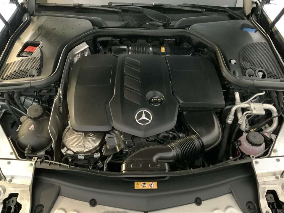 Mercedes-Benz E 220 - Imagem 13