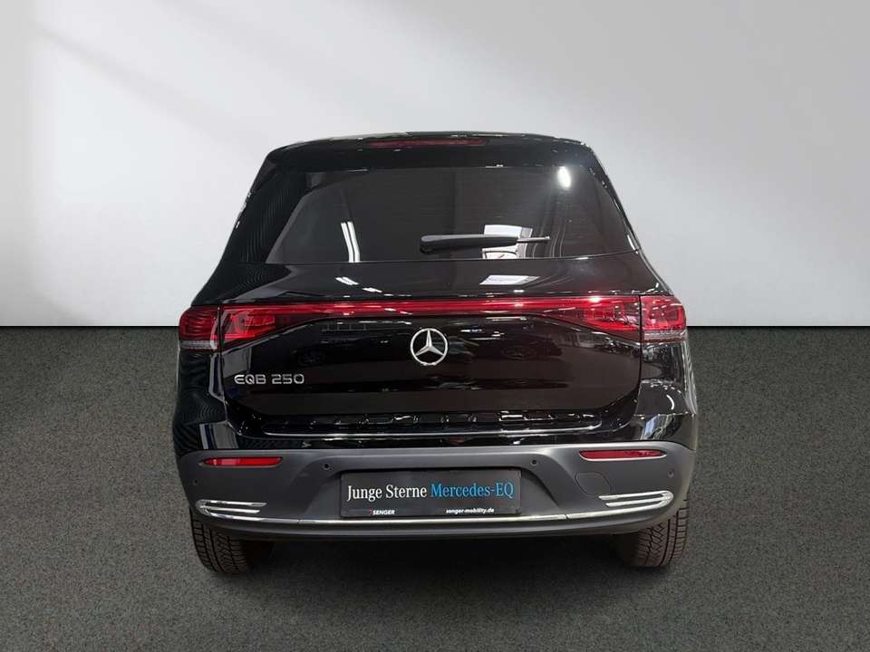 Mercedes-Benz EQB 250 - Imagem 6
