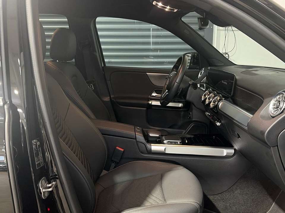 Mercedes-Benz EQB 250 - Imagem 14