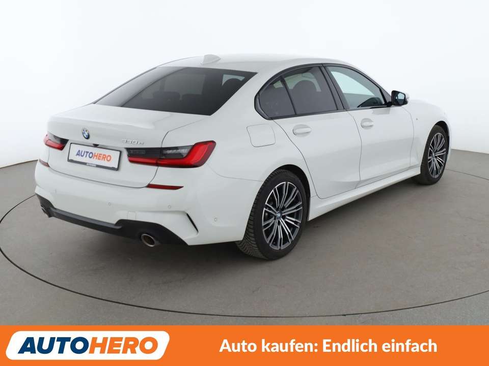 BMW 330 - Imagem 6