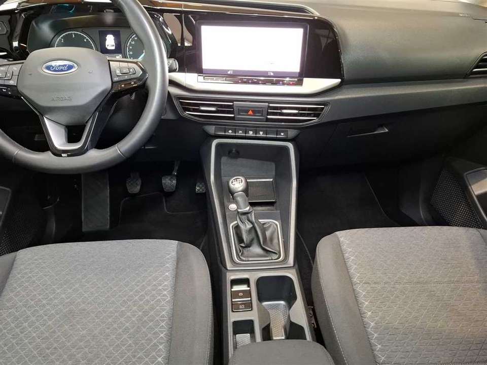 Ford Grand Tourneo - Imagem 13