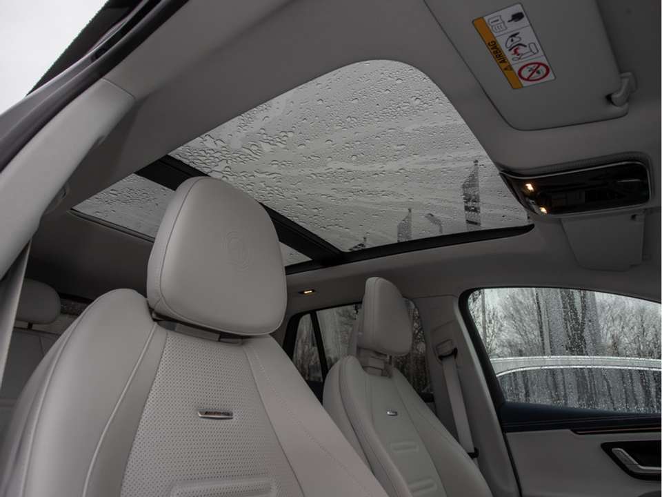 Mercedes-Benz EQE SUV - Imagem 11