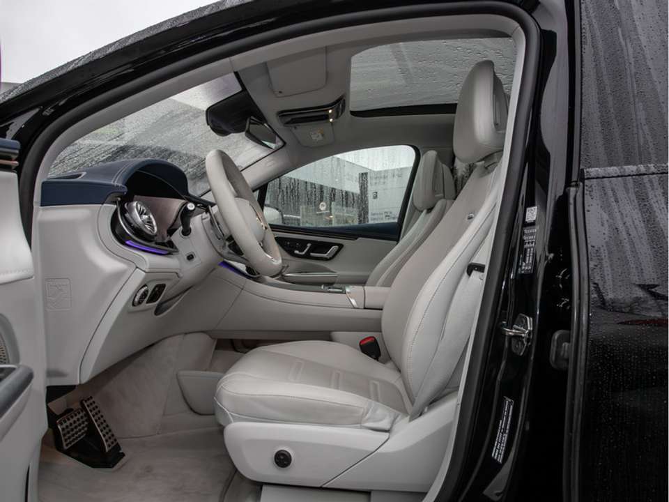 Mercedes-Benz EQE SUV - Imagem 12