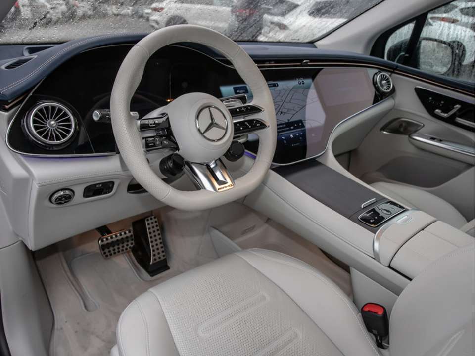 Mercedes-Benz EQE SUV - Imagem 13