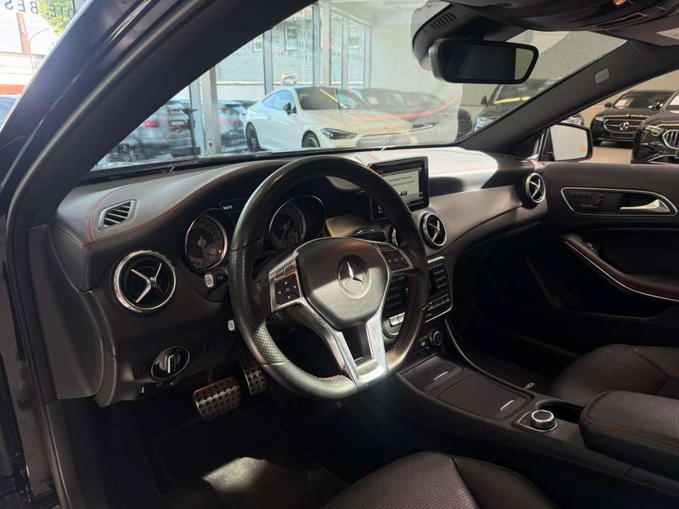 Mercedes-Benz GLA 220 - Imagem 9