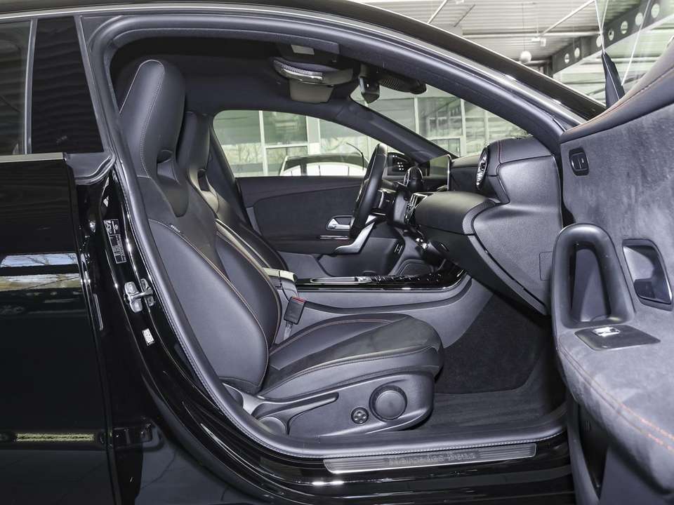 Mercedes-Benz CLA 180 - Imagem 6