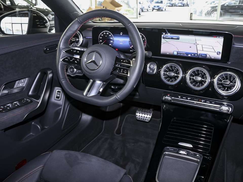 Mercedes-Benz CLA 180 - Imagem 7