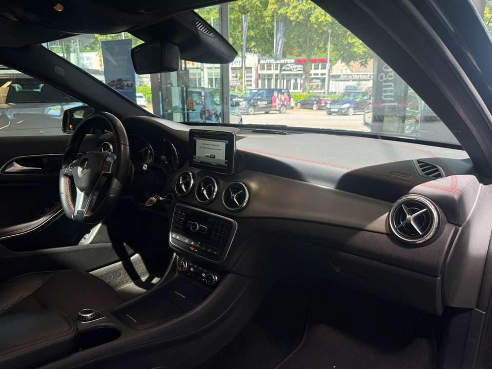 Mercedes-Benz GLA 220 - Imagem 11