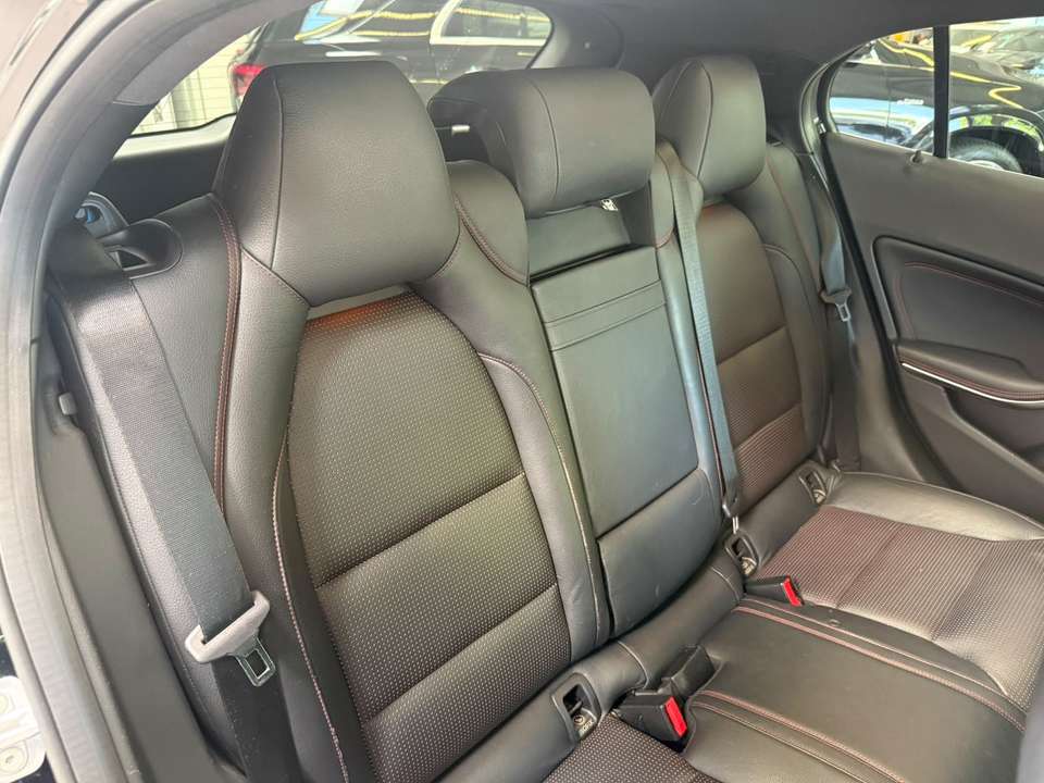 Mercedes-Benz GLA 220 - Imagem 15