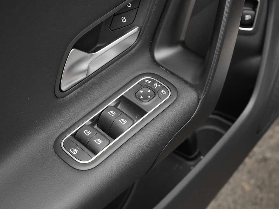 Mercedes-Benz CLA 200 - Imagem 14