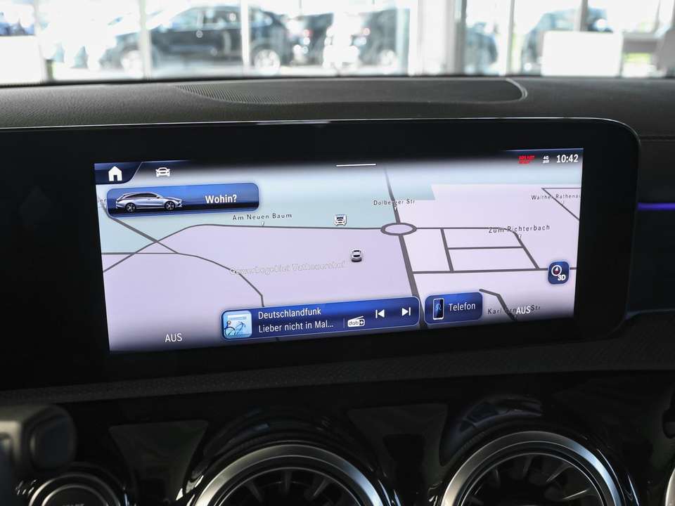 Mercedes-Benz CLA 180 - Imagem 13