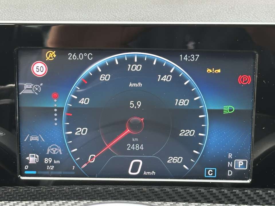 Mercedes-Benz CLA 200 - Imagem 12