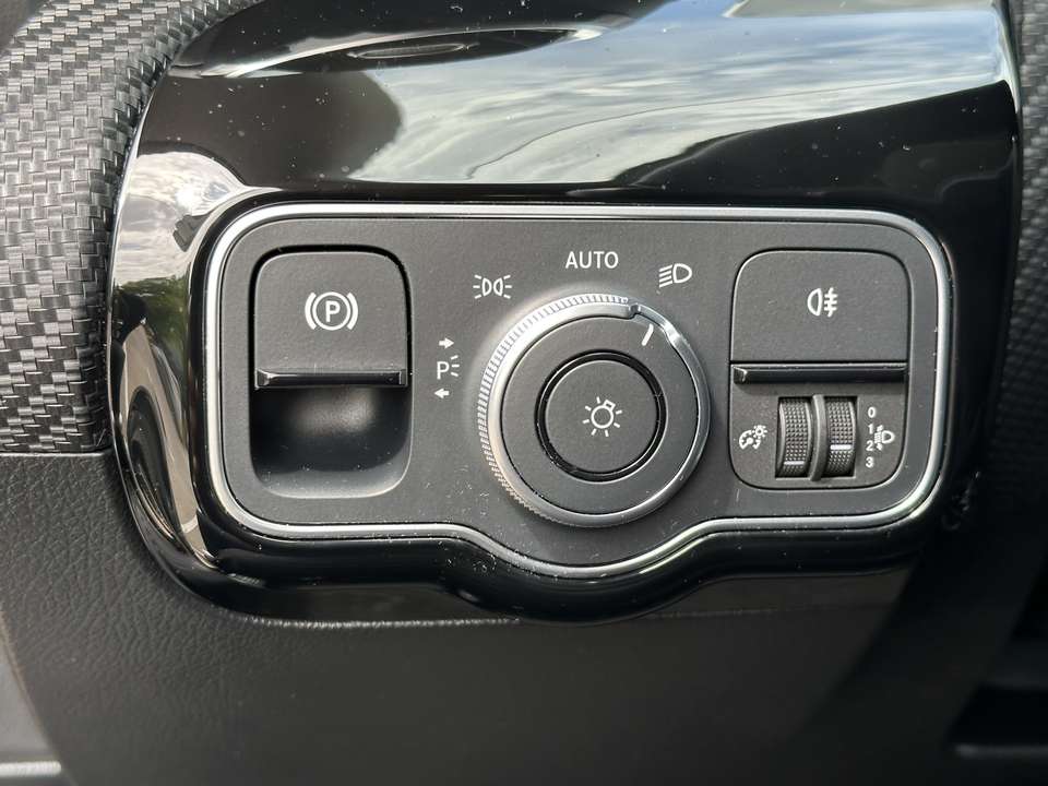 Mercedes-Benz CLA 200 - Imagem 13