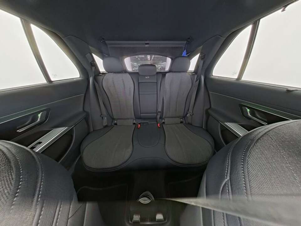 Mercedes-Benz E 300 - Imagem 7