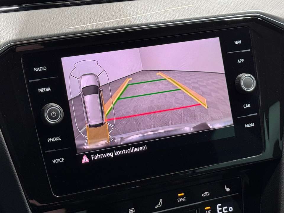 Volkswagen Passat Variant - Imagem 13