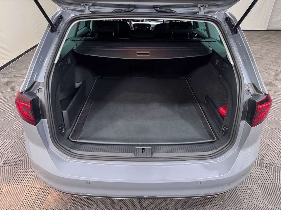 Volkswagen Passat Variant - Imagem 15