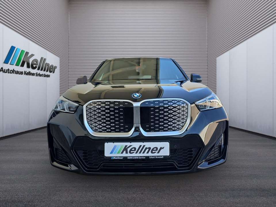 BMW iX1 - Imagem 3