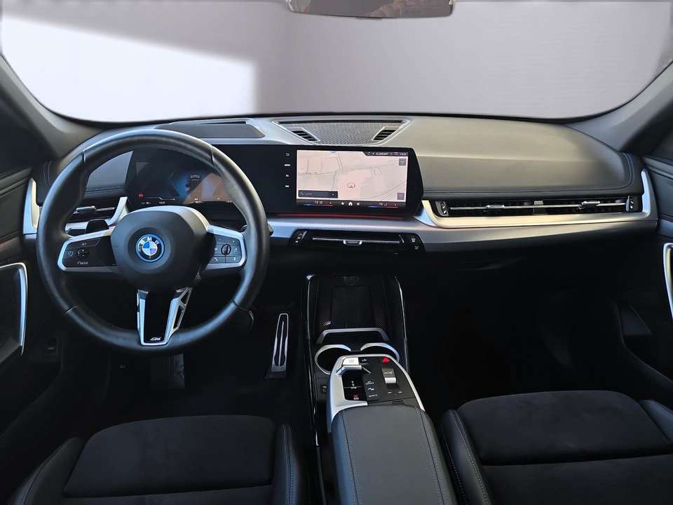 BMW iX1 - Imagem 7