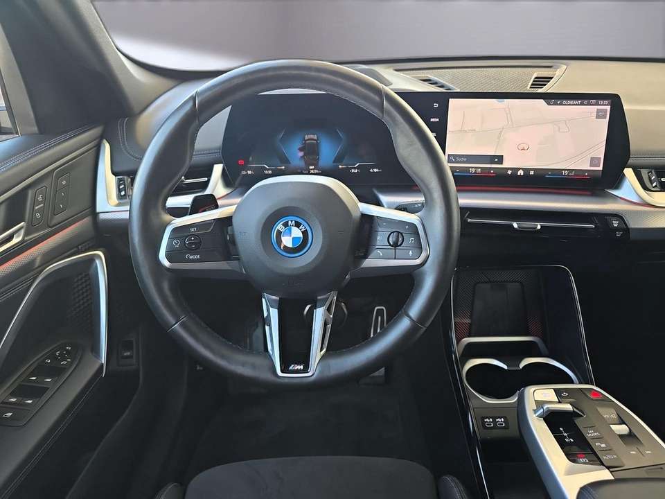 BMW iX1 - Imagem 8