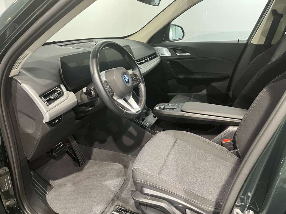 BMW iX1 - Imagem 10