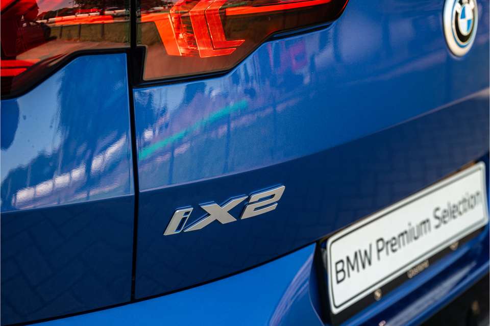 BMW iX2 - Imagem 13
