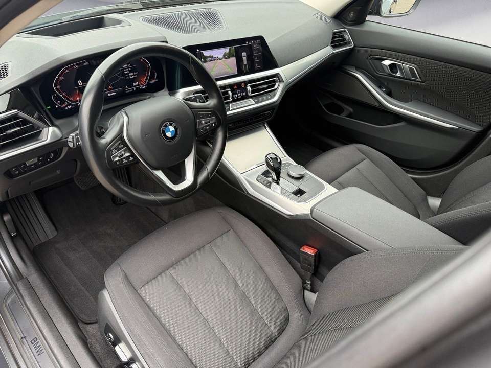 BMW 330 - Imagem 8