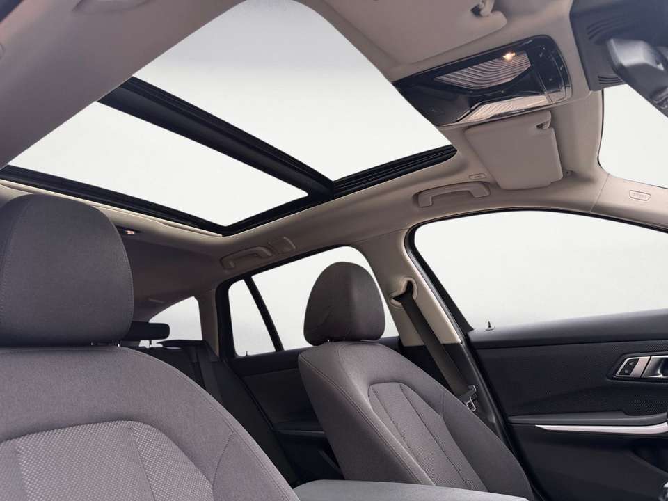 BMW 330 - Imagem 13