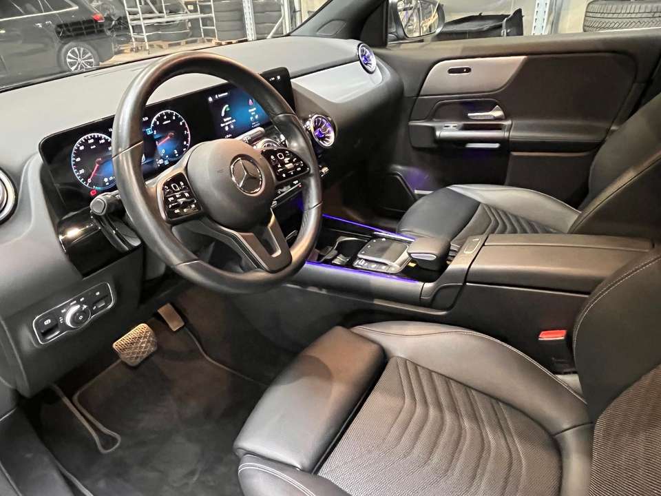 Mercedes-Benz GLA 180 - Imagem 8