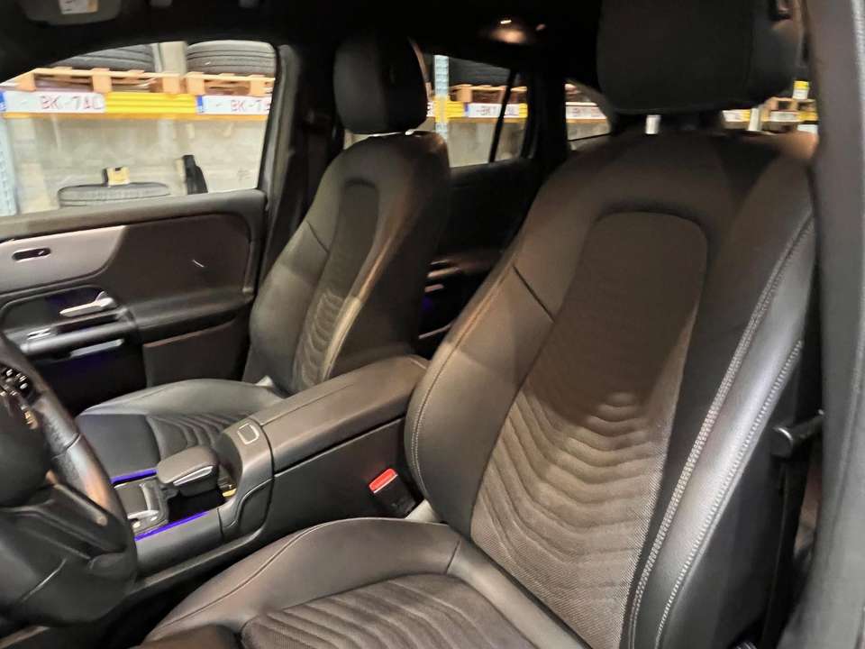 Mercedes-Benz GLA 180 - Imagem 9