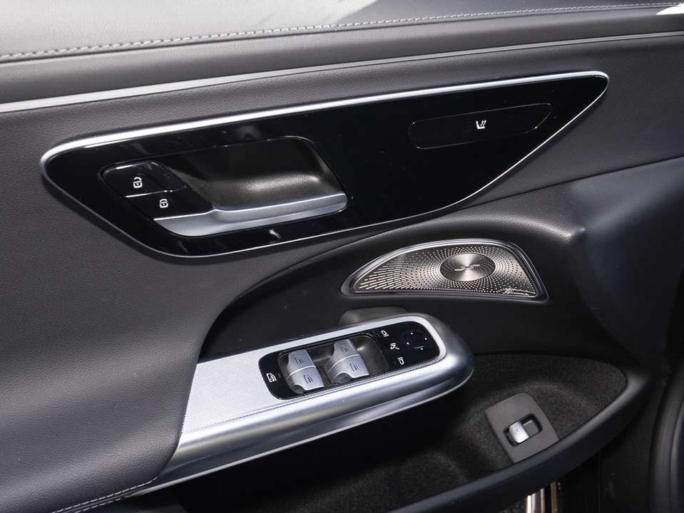 Mercedes-Benz E 300 - Imagem 5