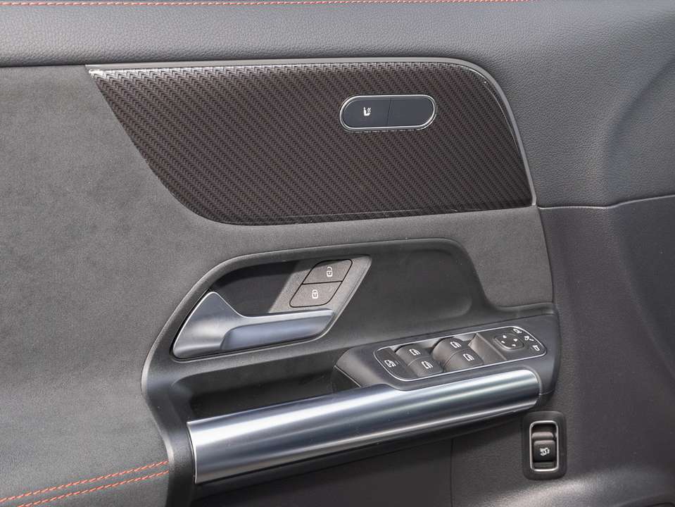 Mercedes-Benz GLA 180 - Imagem 5