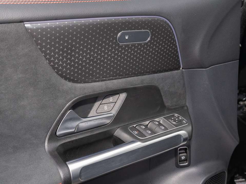 Mercedes-Benz GLB 180 - Imagem 5