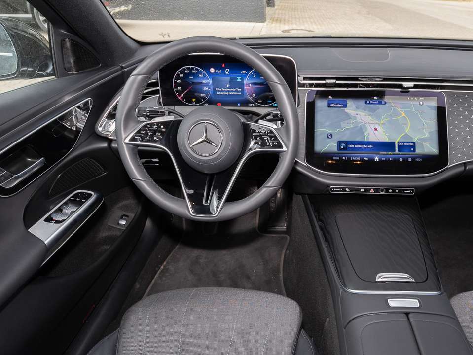 Mercedes-Benz E 200 - Imagem 6