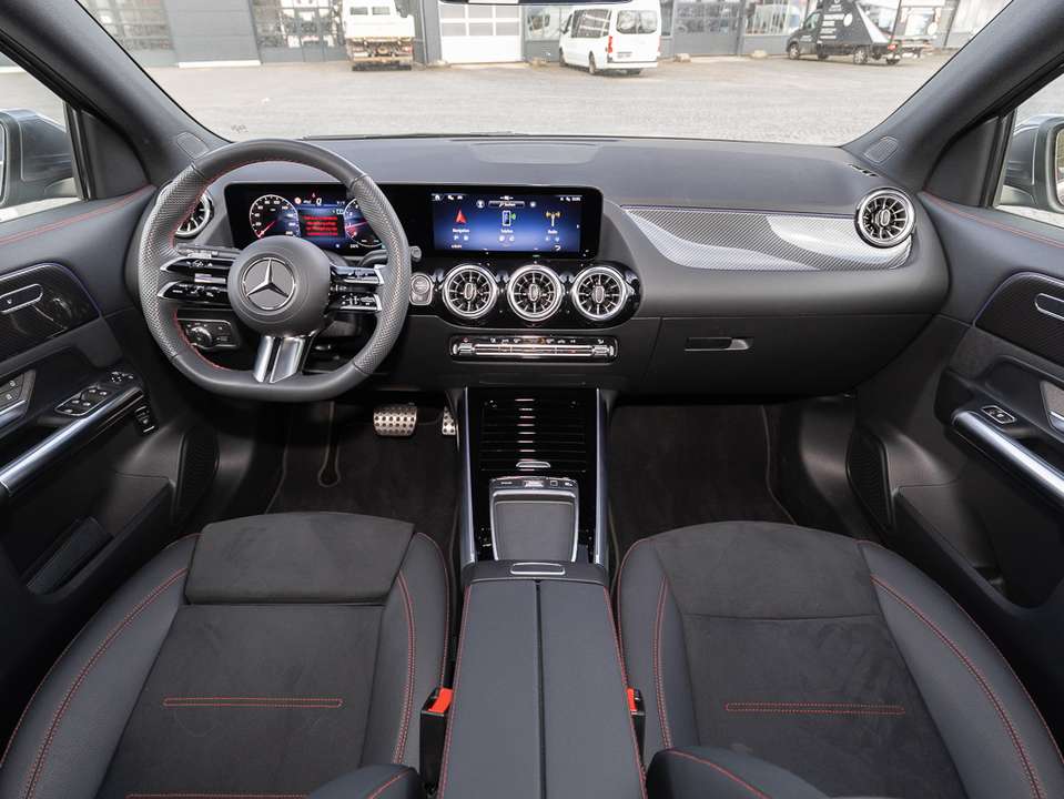 Mercedes-Benz GLA 180 - Imagem 10