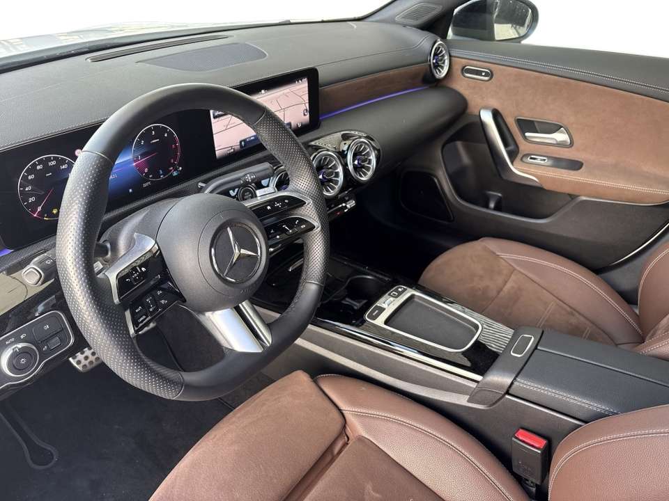 Mercedes-Benz CLA 220 - Imagem 9