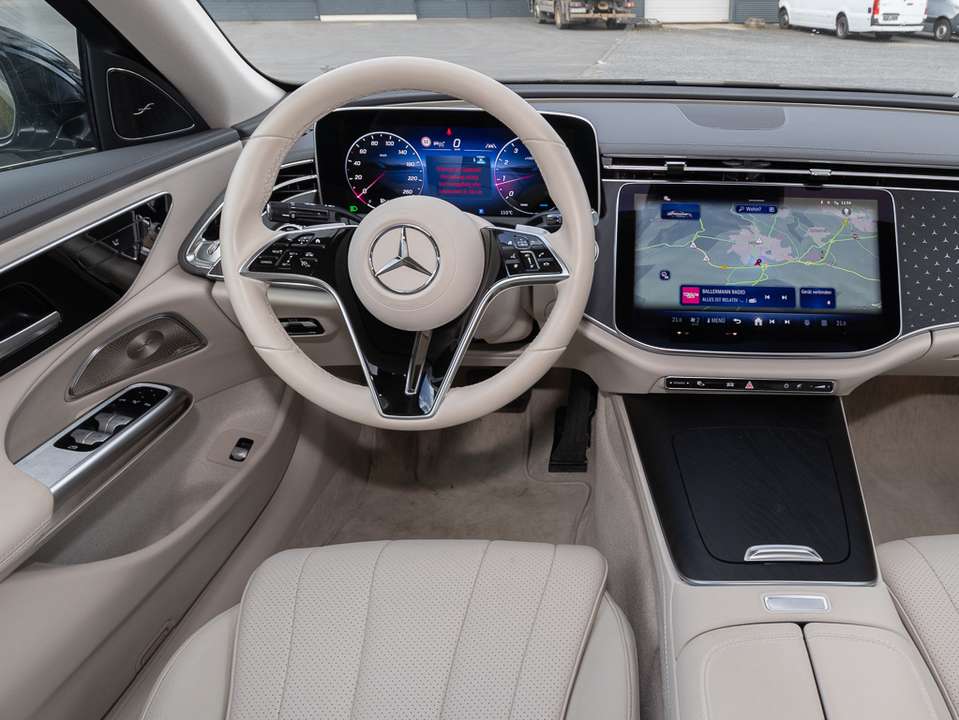 Mercedes-Benz E 200 - Imagem 6