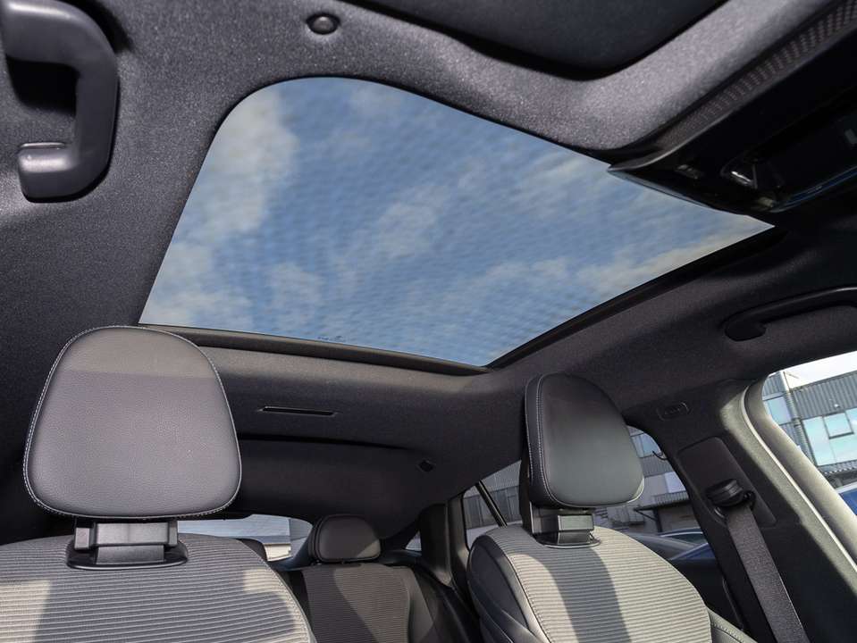 Mercedes-Benz GLC 200 - Imagem 11