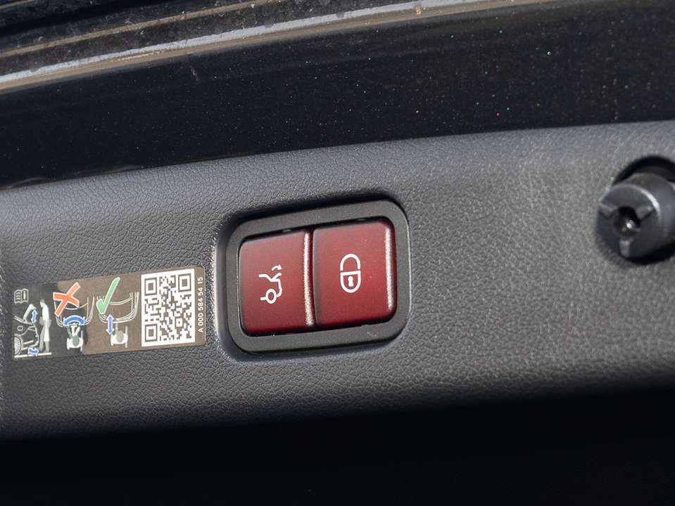 Mercedes-Benz E 300 - Imagem 12
